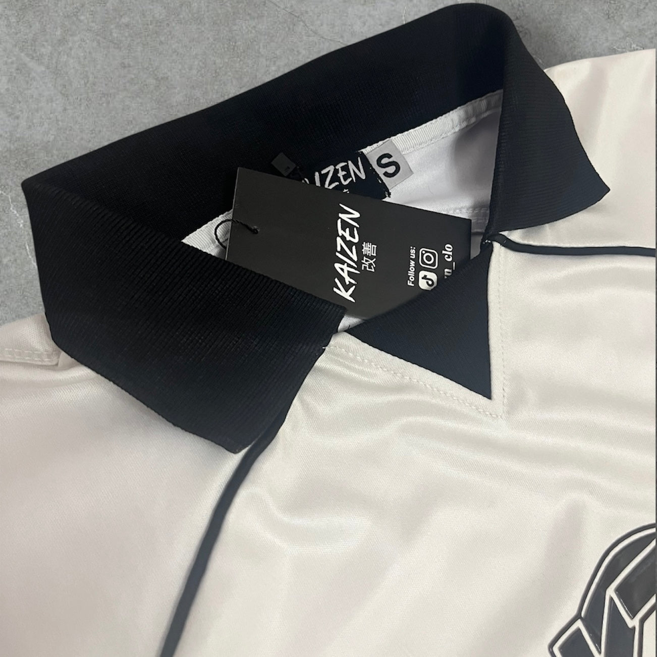 Kaizen Oversized Collared Jersey - Off White / Black